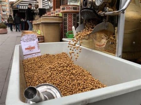 Seferihisar'dan Gelen Lezzet: Leblebi ve Tarihçesi